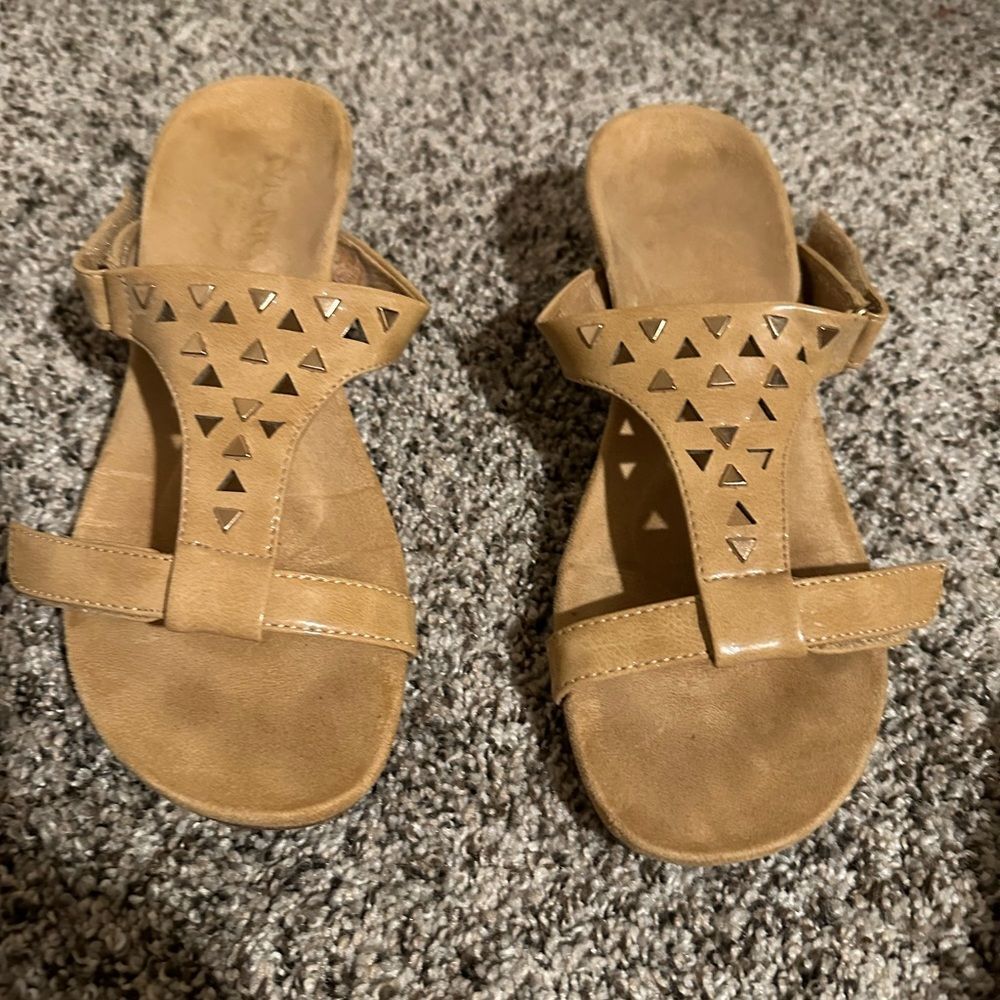 Vionic slide studed wedge  sandal - Size 7
